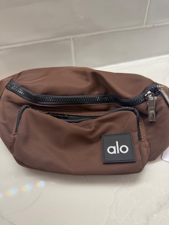 ALO Yoga Handbags - ALO Yoga Fanny Pack Brown - 3 Pockets